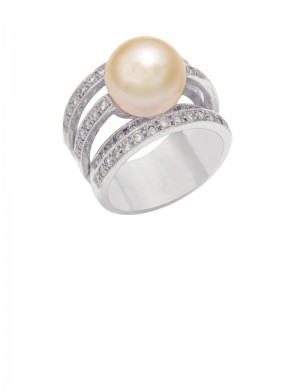 11mm South Sea Pearl in 18K Gold Diamond Ring