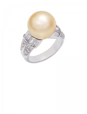 13.5mm Baroque Pearl in 18K Gold Ring